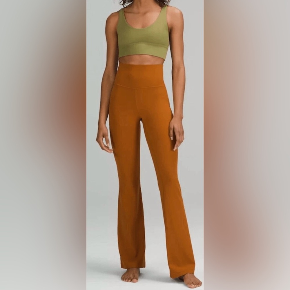 Lululemon Groove Super-High-Rise Flared Pant Nulu
Butternut Brown‎ Size 12